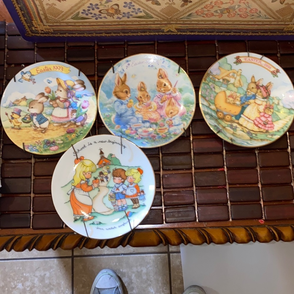 1990s vintage Avon Easter plates (3) and 1 1986 school is a new beginning